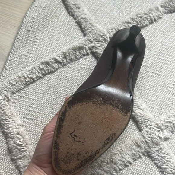 Stuart Weitzman brown pumps - Picture 4 of 4